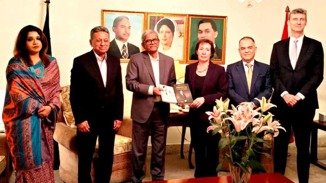 বিএনপির কার্যালয়ে মার্কিন রাষ্ট্রদূত